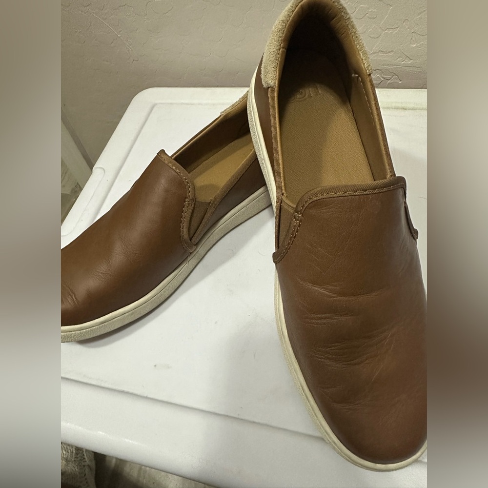 Ugg Kitlyn Brown Leather Slip Ons